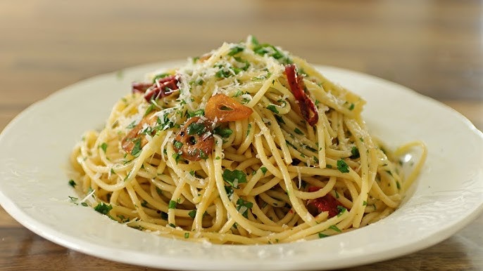 Aglio-e-olio Spaghetti (chicken)